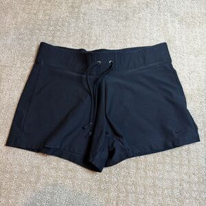 Nike Women's Size Small Athletic Shorts Gym Casual Workout Walking